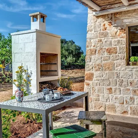 Trulli Cicale E Olive Ceglie Messapica