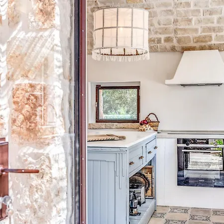 Trulli Cicale E Olive - Le Di Valentina