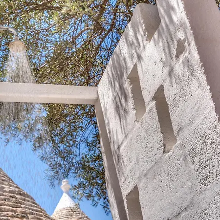 Trulli Cicale E Olive - Le Di Valentina チェーリエ・メッサーピカ